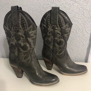 VERY VOLATILE WOMEN’S COWBOY BOOTS
